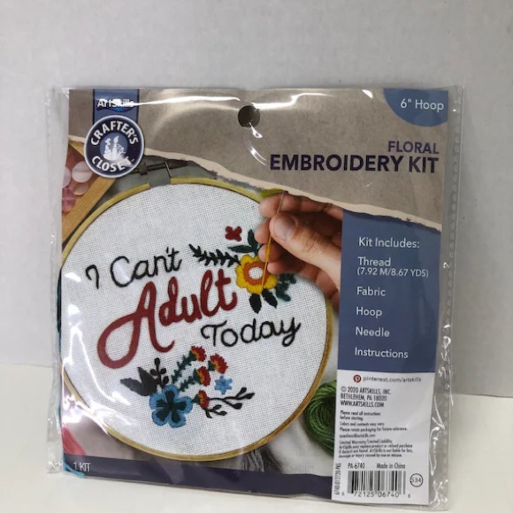ArtSkills/ Crafter's Closet/Floral Embroidery Kit/ I Can't Adult today kit NWT